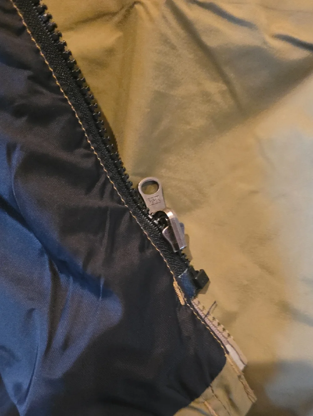 The North Face Gore-Tex Vintage Men’s Mountain Light Shell Jacket Tumbleweed M